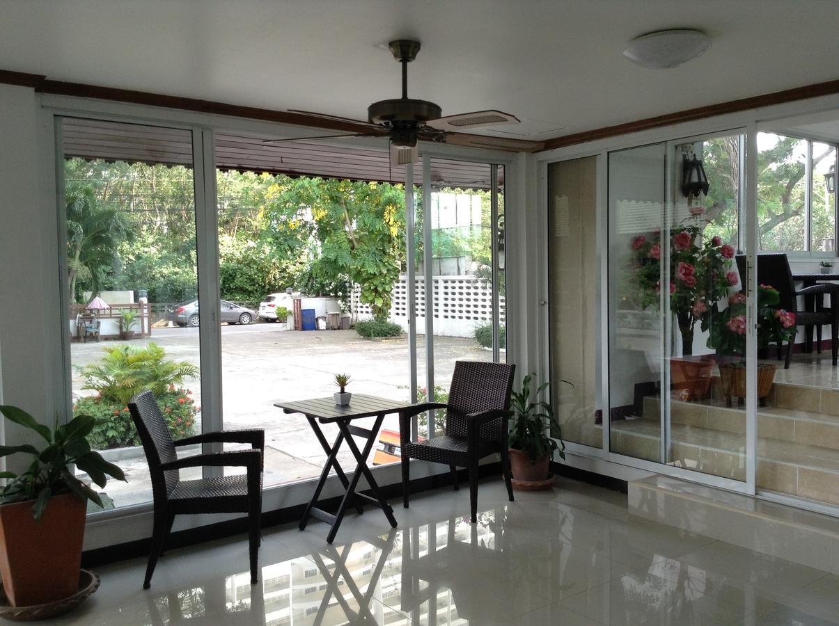 Jomtien Cozy Inn Pattaya Bagian luar foto