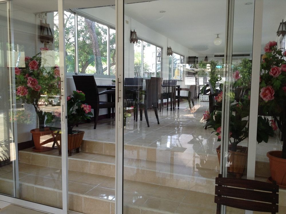Jomtien Cozy Inn Pattaya Bagian luar foto